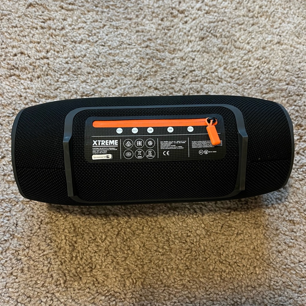 JBL Xtreme Bluetooth speaker - Picture 2 of 5